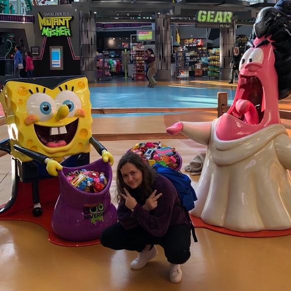 Meet your Posher, Monique - Picture 1 of 1